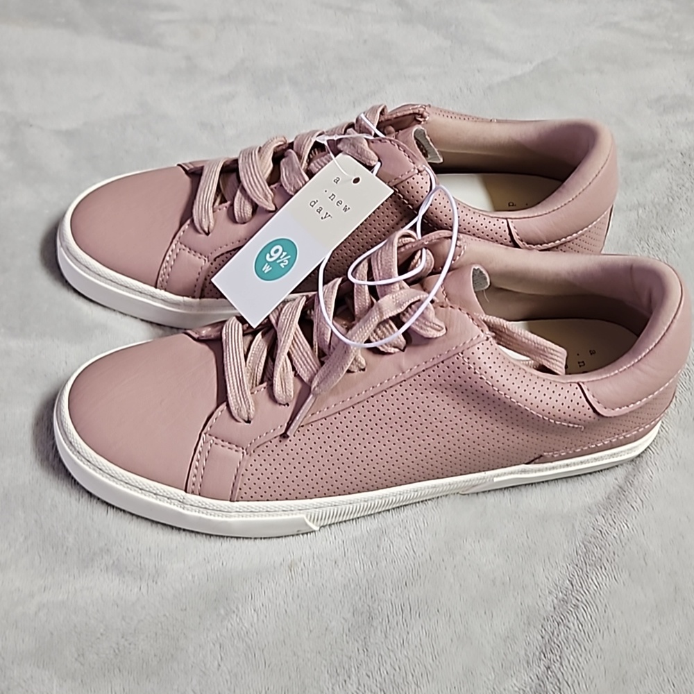 Women's A New day Maddison sneakers, brand new with tag, size 9.5 W